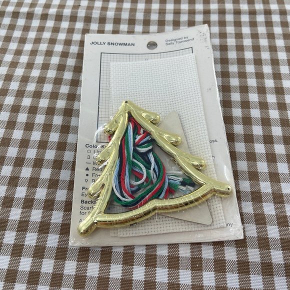 The New Berlin Cross Stitch Christmas Ornament Kit Jolly Snowman USA Made - Picture 2 of 2